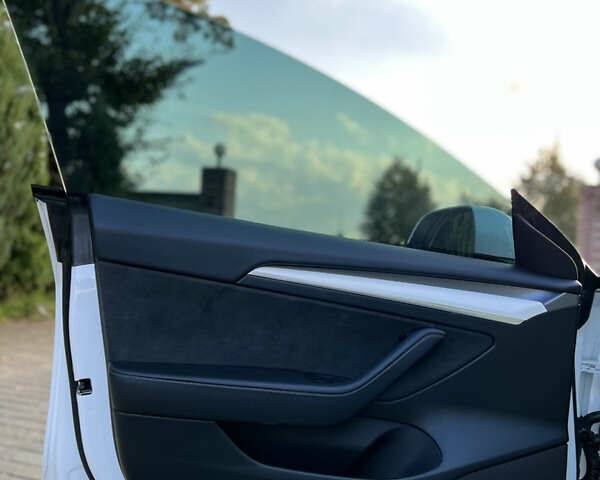 Тесла Модель 3, объемом двигателя 0 л и пробегом 56 тыс. км за 24800 $, фото 17 на Automoto.ua