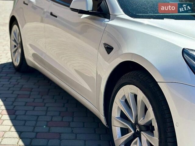 Тесла Модель 3, объемом двигателя 0 л и пробегом 121 тыс. км за 22300 $, фото 3 на Automoto.ua