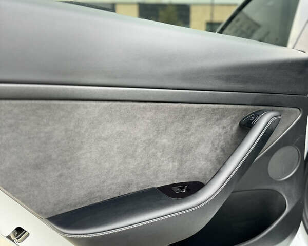 Тесла Модель 3, объемом двигателя 0 л и пробегом 60 тыс. км за 28500 $, фото 10 на Automoto.ua