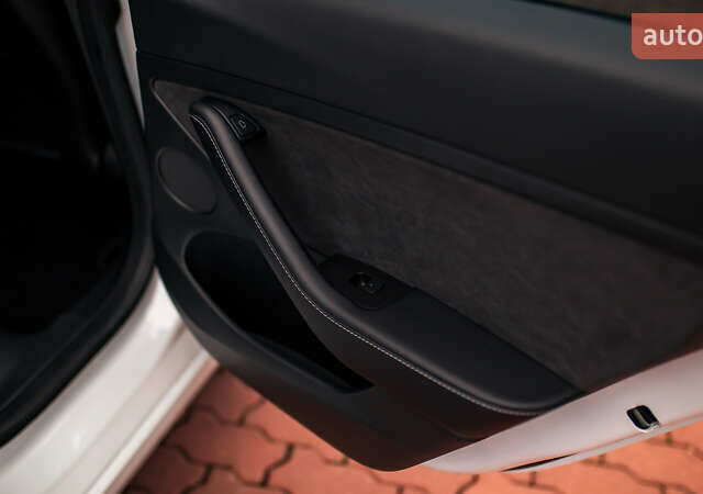 Тесла Модель 3, об'ємом двигуна 0 л та пробігом 75 тис. км за 23499 $, фото 24 на Automoto.ua