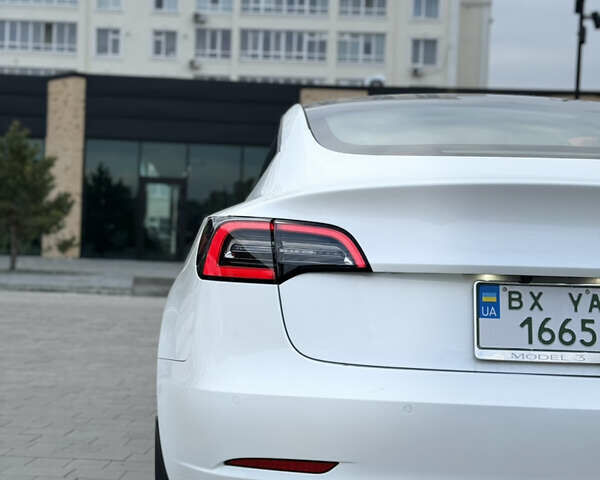 Тесла Модель 3, объемом двигателя 0 л и пробегом 60 тыс. км за 28500 $, фото 3 на Automoto.ua