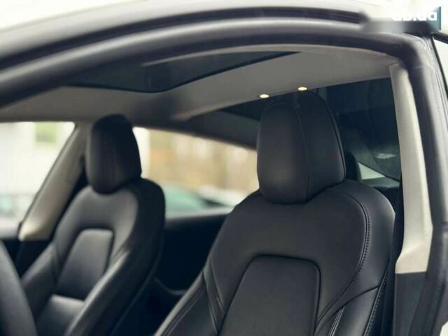 Тесла Модель 3, объемом двигателя 0 л и пробегом 117 тыс. км за 20999 $, фото 13 на Automoto.ua