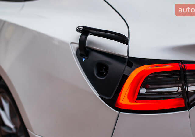 Тесла Модель 3, об'ємом двигуна 0 л та пробігом 75 тис. км за 23499 $, фото 15 на Automoto.ua