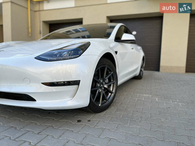 Тесла Модель 3, объемом двигателя 0 л и пробегом 11 тыс. км за 28500 $, фото 1 на Automoto.ua