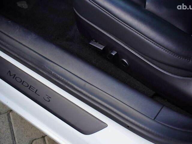 Тесла Модель 3, объемом двигателя 0 л и пробегом 33 тыс. км за 20999 $, фото 14 на Automoto.ua