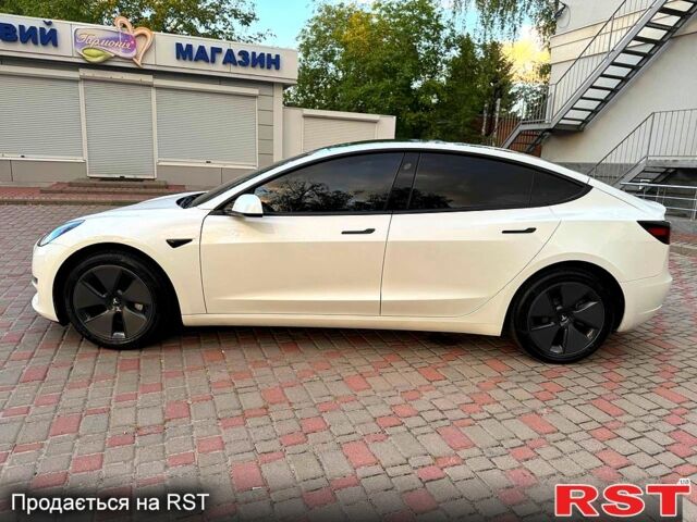 Тесла Модель 3, объемом двигателя 0.33 л и пробегом 3 тыс. км за 23999 $, фото 3 на Automoto.ua