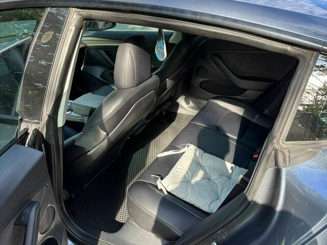 Тесла Модель 3, объемом двигателя 0 л и пробегом 82 тыс. км за 25000 $, фото 12 на Automoto.ua