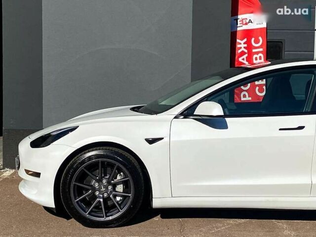 Тесла Модель 3, объемом двигателя 0 л и пробегом 3 тыс. км за 25999 $, фото 4 на Automoto.ua