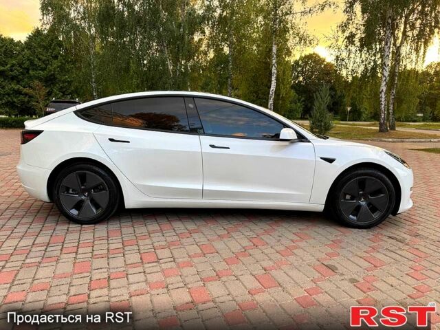 Тесла Модель 3, объемом двигателя 0.33 л и пробегом 3 тыс. км за 23999 $, фото 2 на Automoto.ua