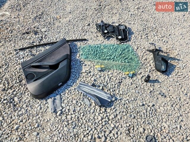 Тесла Модель 3, объемом двигателя 0 л и пробегом 94 тыс. км за 7500 $, фото 11 на Automoto.ua