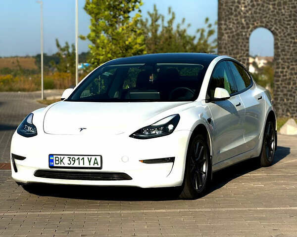 Тесла Модель 3, объемом двигателя 0 л и пробегом 24 тыс. км за 22900 $, фото 2 на Automoto.ua