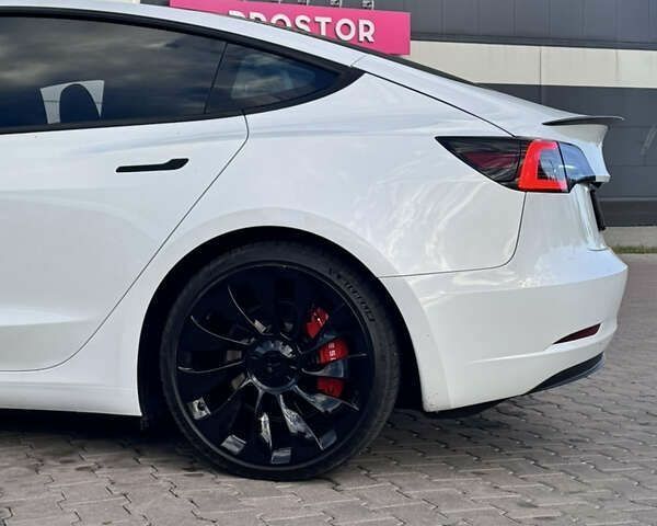 Тесла Модель 3, объемом двигателя 0 л и пробегом 69 тыс. км за 24999 $, фото 15 на Automoto.ua