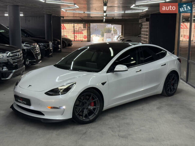 Тесла Модель 3, объемом двигателя 0 л и пробегом 42 тыс. км за 24900 $, фото 2 на Automoto.ua
