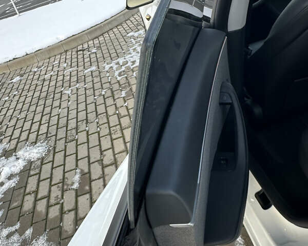 Тесла Модель 3, объемом двигателя 0 л и пробегом 21 тыс. км за 27500 $, фото 26 на Automoto.ua