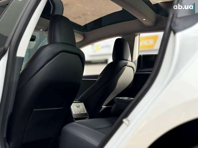 Тесла Модель 3, объемом двигателя 0 л и пробегом 7 тыс. км за 28999 $, фото 15 на Automoto.ua