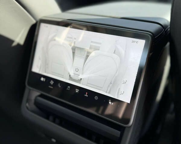 Тесла Модель 3, объемом двигателя 0 л и пробегом 1 тыс. км за 29000 $, фото 18 на Automoto.ua