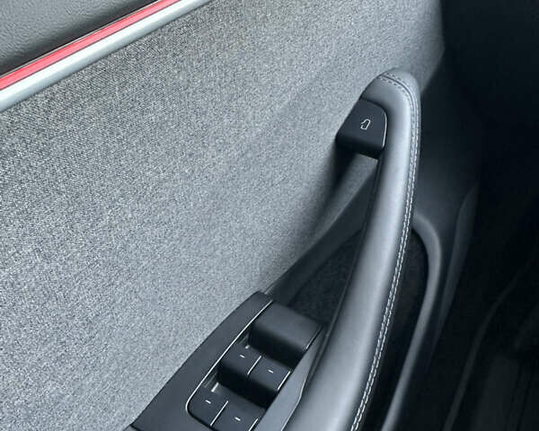 Тесла Модель 3, объемом двигателя 0 л и пробегом 21 тыс. км за 27500 $, фото 28 на Automoto.ua