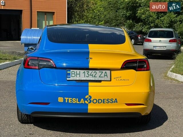 Жовтий Тесла Модель 3, об'ємом двигуна 0 л та пробігом 68 тис. км за 14700 $, фото 13 на Automoto.ua