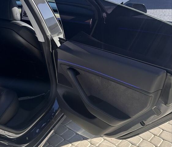 Сірий Тесла Модель 3, об'ємом двигуна 0 л та пробігом 94 тис. км за 16999 $, фото 7 на Automoto.ua