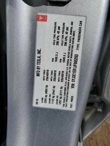 Серый Тесла Модель 3, объемом двигателя 0 л и пробегом 72 тыс. км за 6100 $, фото 11 на Automoto.ua