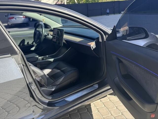 Сірий Тесла Модель 3, об'ємом двигуна 0 л та пробігом 94 тис. км за 16999 $, фото 6 на Automoto.ua