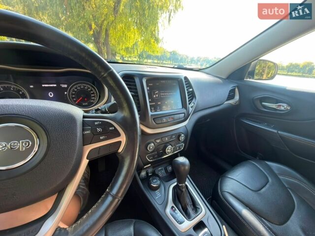 Серый Тесла Модель 3, объемом двигателя 0 л и пробегом 155 тыс. км за 17781 $, фото 3 на Automoto.ua