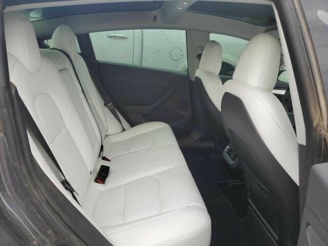 Сірий Тесла Модель 3, об'ємом двигуна 0 л та пробігом 37 тис. км за 8000 $, фото 9 на Automoto.ua