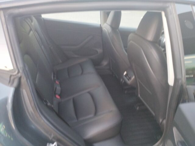 Сірий Тесла Модель 3, об'ємом двигуна 0 л та пробігом 55 тис. км за 21500 $, фото 11 на Automoto.ua