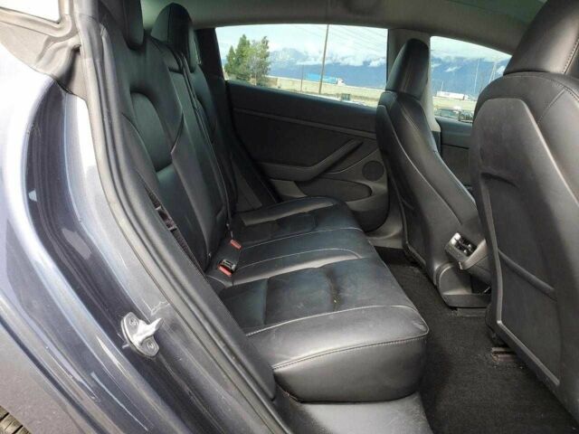 Серый Тесла Модель 3, объемом двигателя 0 л и пробегом 105 тыс. км за 4500 $, фото 9 на Automoto.ua