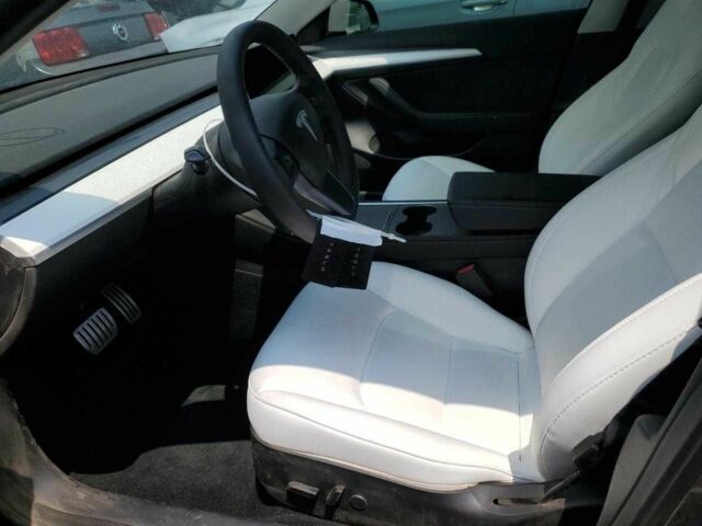 Сірий Тесла Модель 3, об'ємом двигуна 0 л та пробігом 37 тис. км за 8000 $, фото 6 на Automoto.ua