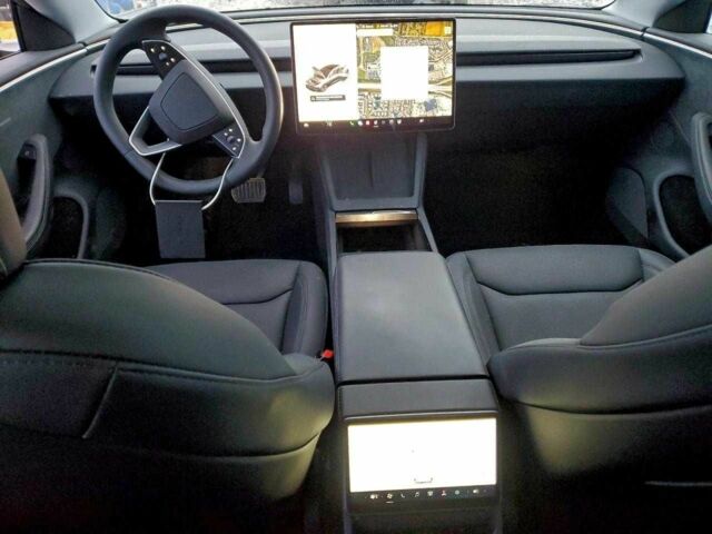 Сірий Тесла Модель 3, об'ємом двигуна 0 л та пробігом 28 тис. км за 9400 $, фото 7 на Automoto.ua