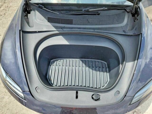 Сірий Тесла Модель 3, об'ємом двигуна 0 л та пробігом 28 тис. км за 9200 $, фото 10 на Automoto.ua