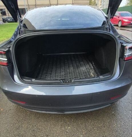 Серый Тесла Модель 3, объемом двигателя 0 л и пробегом 120 тыс. км за 22500 $, фото 5 на Automoto.ua