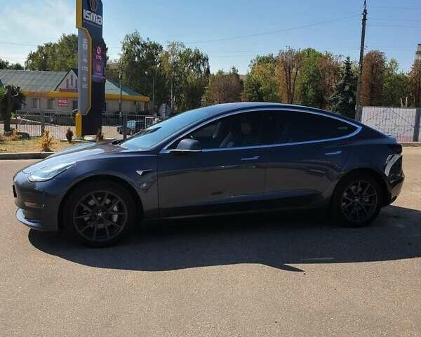 Сірий Тесла Модель 3, об'ємом двигуна 0 л та пробігом 180 тис. км за 15500 $, фото 2 на Automoto.ua