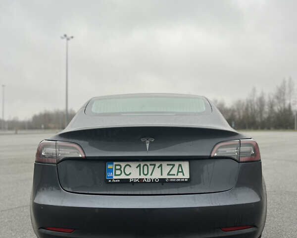 Серый Тесла Модель 3, объемом двигателя 0 л и пробегом 78 тыс. км за 17250 $, фото 8 на Automoto.ua