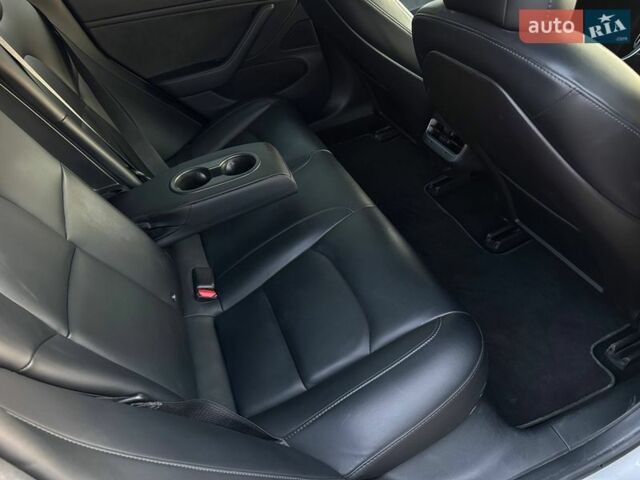 Серый Тесла Модель 3, объемом двигателя 0 л и пробегом 117 тыс. км за 17500 $, фото 31 на Automoto.ua