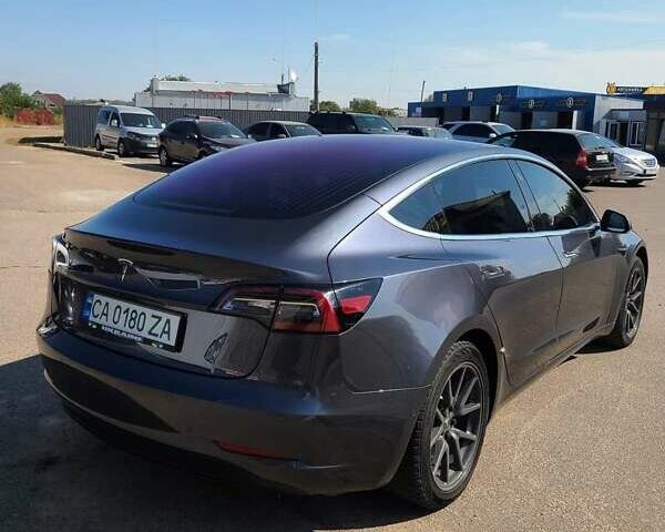 Сірий Тесла Модель 3, об'ємом двигуна 0 л та пробігом 180 тис. км за 15500 $, фото 1 на Automoto.ua