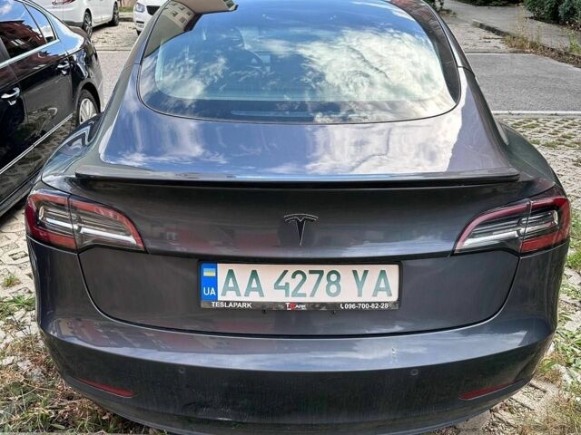 Серый Тесла Модель 3, объемом двигателя 0 л и пробегом 127 тыс. км за 16000 $, фото 1 на Automoto.ua