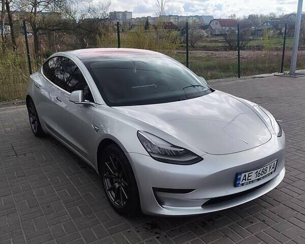 Сірий Тесла Модель 3, об'ємом двигуна 0 л та пробігом 144 тис. км за 16299 $, фото 10 на Automoto.ua