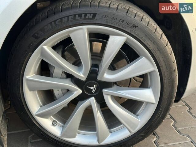 Серый Тесла Модель 3, объемом двигателя 0 л и пробегом 117 тыс. км за 17500 $, фото 20 на Automoto.ua