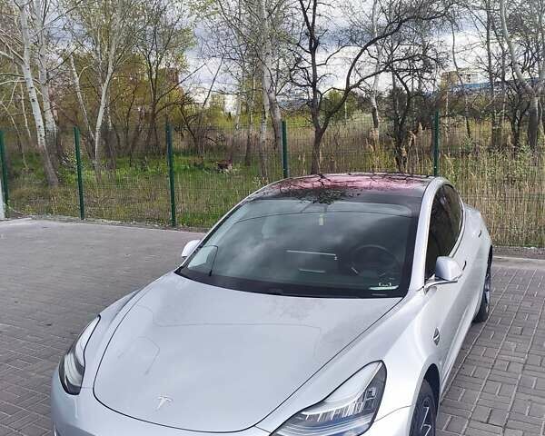 Сірий Тесла Модель 3, об'ємом двигуна 0 л та пробігом 144 тис. км за 16299 $, фото 3 на Automoto.ua