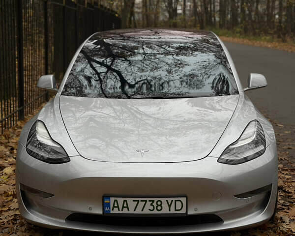 Серый Тесла Модель 3, объемом двигателя 0 л и пробегом 160 тыс. км за 17300 $, фото 1 на Automoto.ua