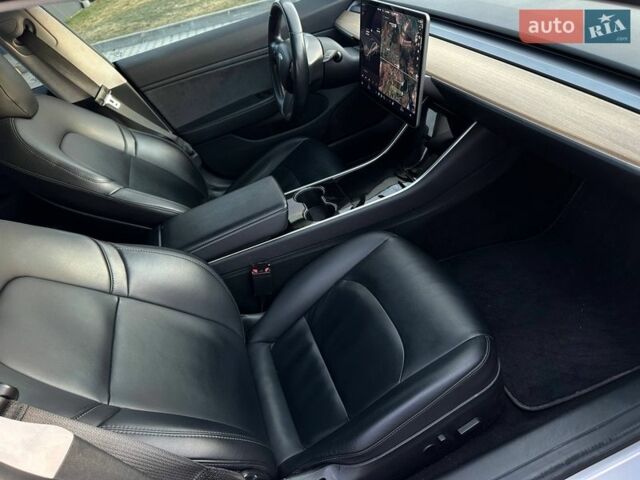 Серый Тесла Модель 3, объемом двигателя 0 л и пробегом 117 тыс. км за 17500 $, фото 26 на Automoto.ua