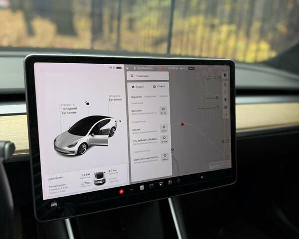 Серый Тесла Модель 3, объемом двигателя 0 л и пробегом 160 тыс. км за 17300 $, фото 3 на Automoto.ua