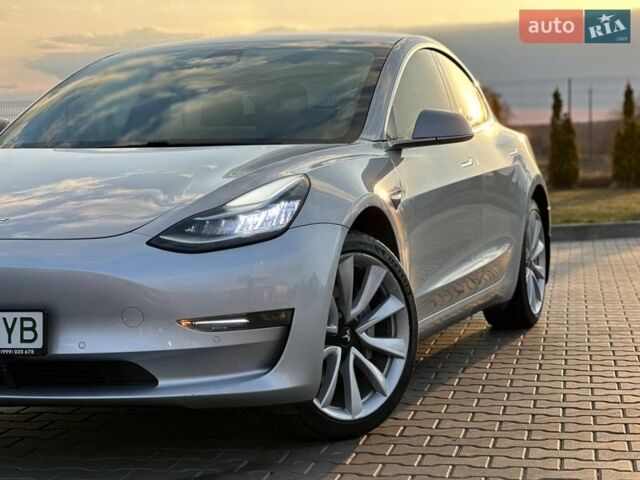 Серый Тесла Модель 3, объемом двигателя 0 л и пробегом 117 тыс. км за 17500 $, фото 4 на Automoto.ua