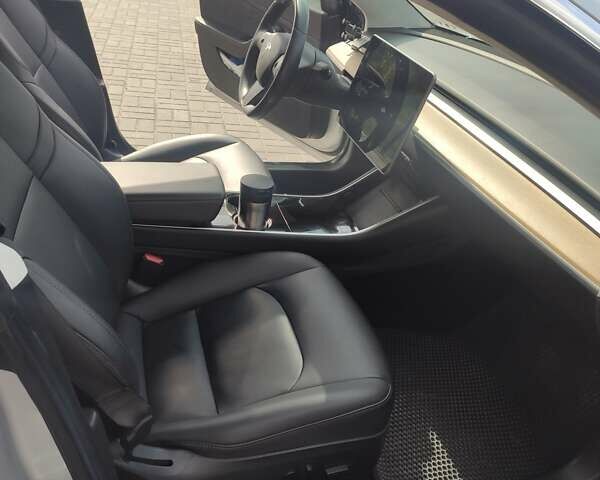 Сірий Тесла Модель 3, об'ємом двигуна 0 л та пробігом 168 тис. км за 16399 $, фото 47 на Automoto.ua