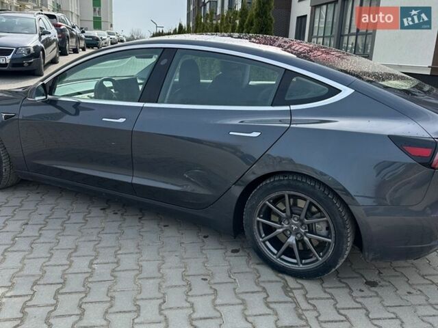 Серый Тесла Модель 3, объемом двигателя 0 л и пробегом 140 тыс. км за 15600 $, фото 2 на Automoto.ua