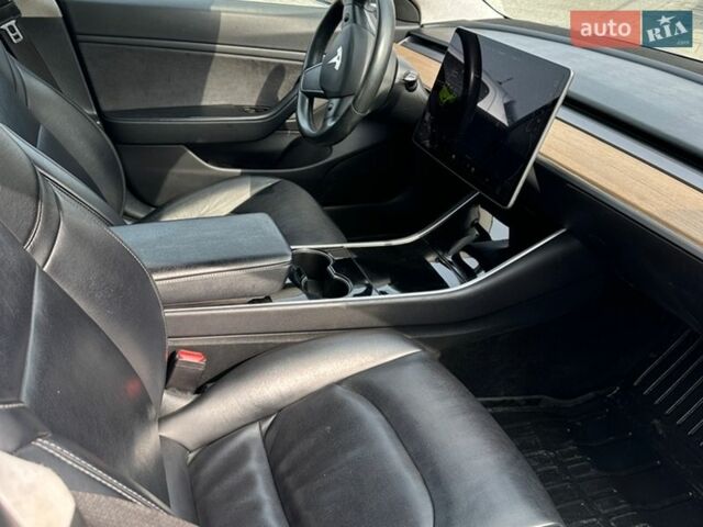 Серый Тесла Модель 3, объемом двигателя 0 л и пробегом 140 тыс. км за 15600 $, фото 6 на Automoto.ua