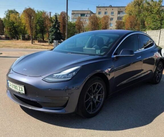 Сірий Тесла Модель 3, об'ємом двигуна 0 л та пробігом 180 тис. км за 15500 $, фото 2 на Automoto.ua
