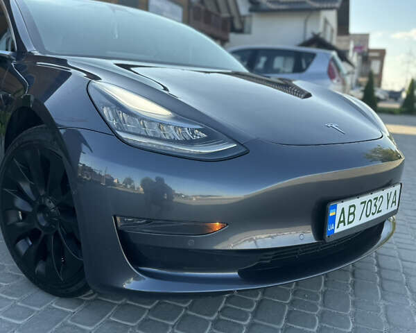 Серый Тесла Модель 3, объемом двигателя 0 л и пробегом 177 тыс. км за 16900 $, фото 2 на Automoto.ua